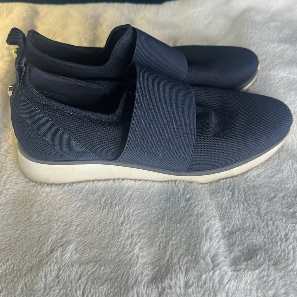 Louise et Cie Navy Slip-On Shoes - Picture 4 of 6